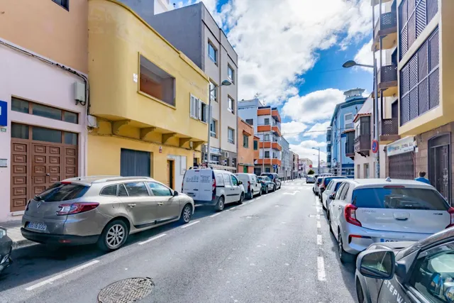 Casa con local comercial y vivienda en pleno centro de San S