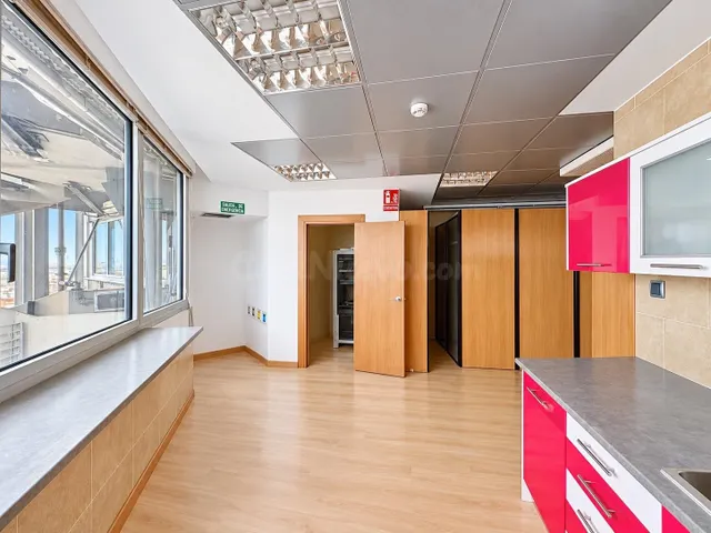 Oficina de 284 m2 con vistas al puerto y Montjuïc – Drassanes, Barcelona — 3