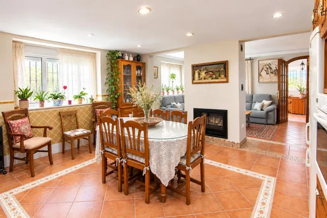 VENDE EN EXCLUSIVA CHALET INDEPENDIENTE EN COÍN — 14