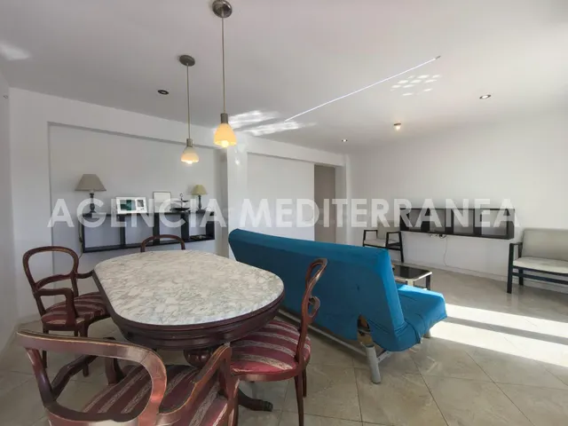 ¡Descubre esta encantadora vivienda, situada a pocos metros del Puerto de Valencia! — 2