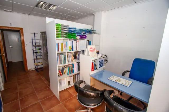 Clínica dental en traspaso o venta — 7