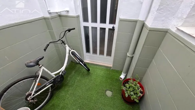 Casa en Daimús con amplia terraza y orientación sureste, a pocos minutos de la playa | 4 dormitorios — 6