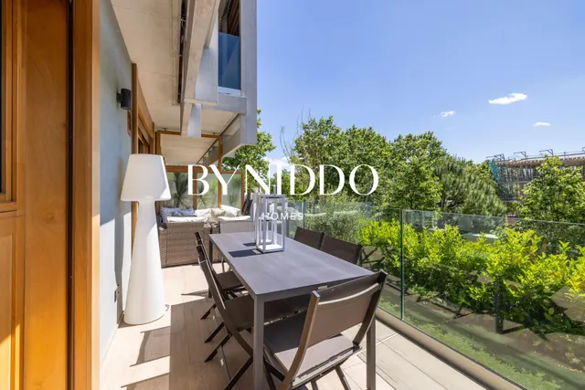 Exclusiva vivienda con dos espacios independientes, jardín privado y piscina en Can Mates — 10