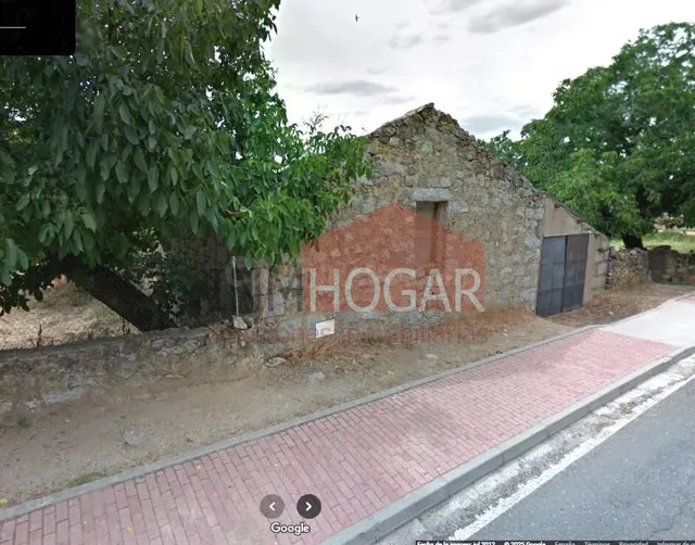 GARAJE CON CORRAL, NAVALPERAL DE PINARES 05240