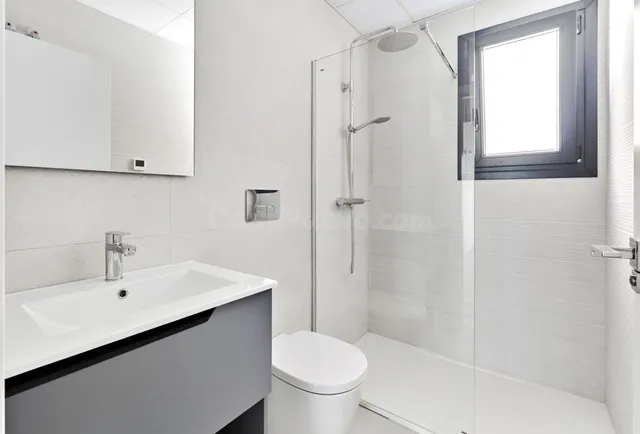Chalet Moderno con Jardín en Torrevieja - Ideal Familias — 36