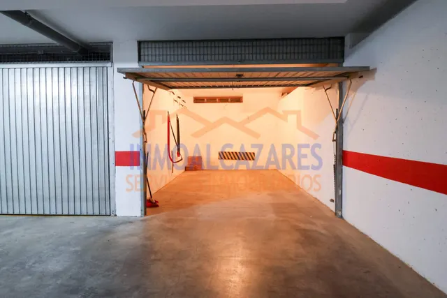 Plaza de garaje cerrada situada en la calle río deva, en la plaza 525, los narejos — 2