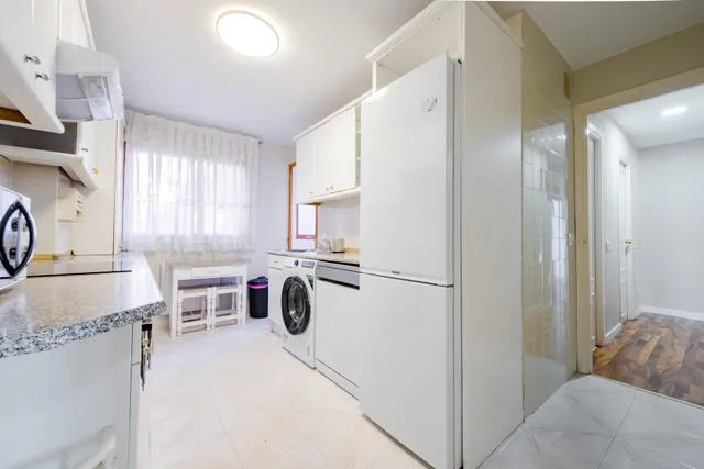 habitaciones en Alquiler Amuebladas desde 500€ en Vallecas - - foto 5