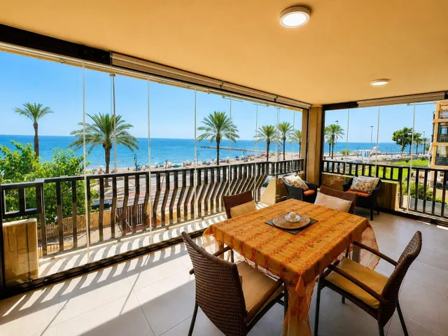Exclusivo apartamento frontal al mar en primera línea La Cur - foto 5