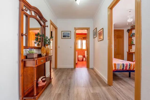 CHALET CON PISCINA Y JARDÍN A SOLO 10 MINUTOS DE GRANADA — 48