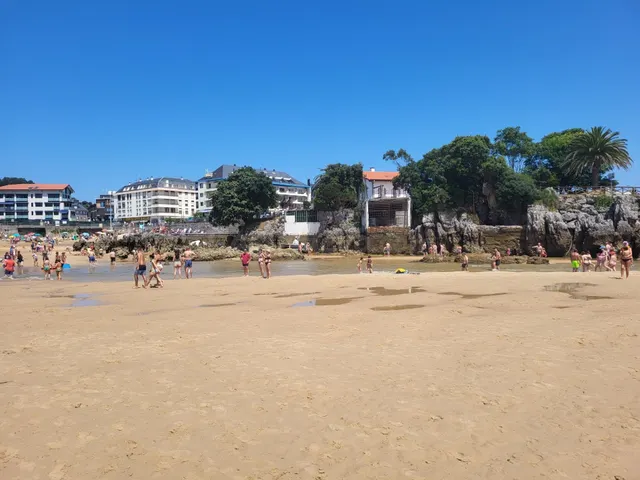 Bajo con jardín privado a un paso de la playa de Isla - foto 5