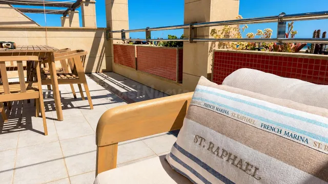 Se vende Atico en primera línea de mar en Arenales del Sol - foto 4