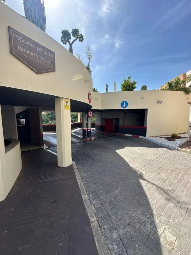 Deslumbrante Apartamento en Alto de los Monteros, Marbella — 29