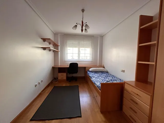 Se alquila piso centrico — 13