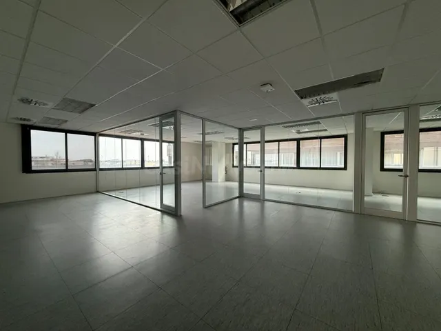 Oficinas en la zona de gran via 2 exteriores diafana con pk — 5