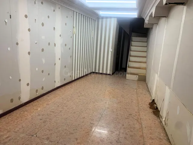 LOCAL CON VIVIENDA EN LA CALLE DEL REY - foto 2