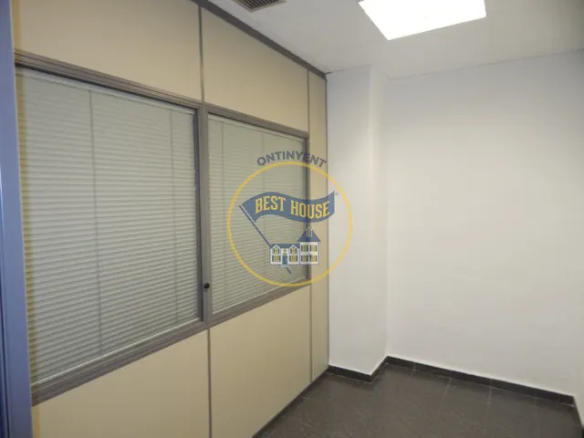 LOTE DE TRES LOCALES EN EL LLOMBO — 26