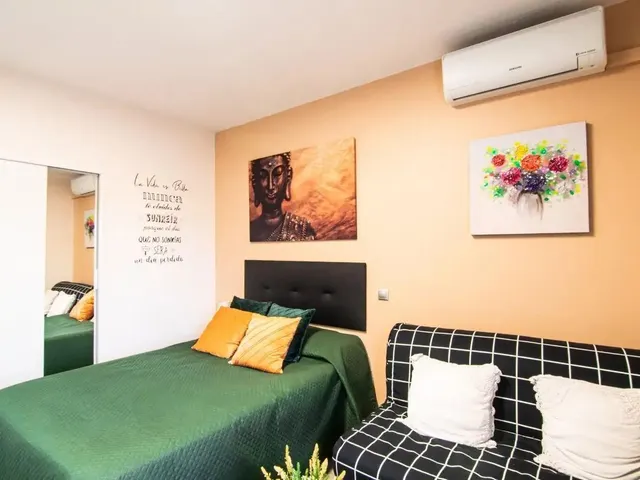 OPORTUNIDAD EN BENALBEACH — 25