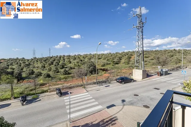 Casa pareada con piscina y vistas despejadas en Huétor Vega — 23