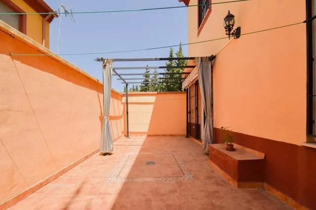 CASA PAREADA EN ALHENDÍN, GRANADA — 33