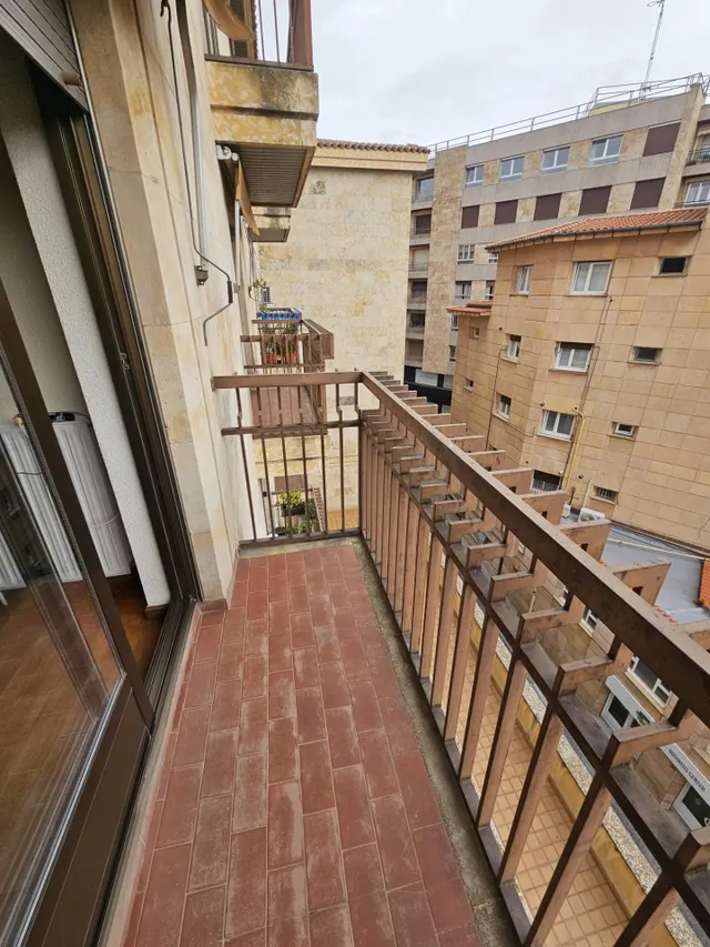Exclusividad, amplitud y confort en el centro de Salamanca, 3 amplios dormitorios y plaza de garaje cerrada — 43