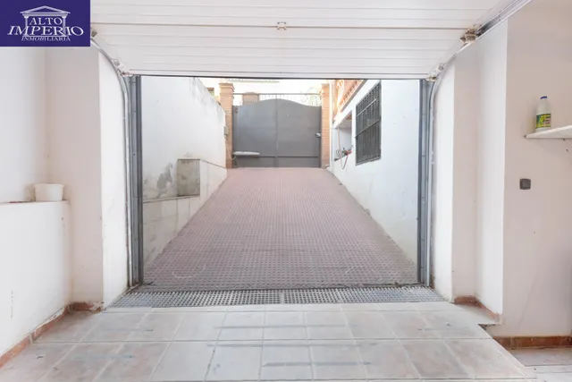 Casa adosada con terraza, vistas a Granada y Sierra Nevada, garaje y sótano — 42