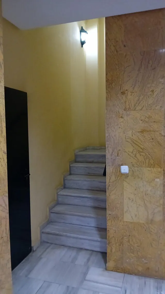 Centro San Vicente, calle Torneo, junto al Río. Excelente apartamento amueblado se alquila. Ascensor. — 34