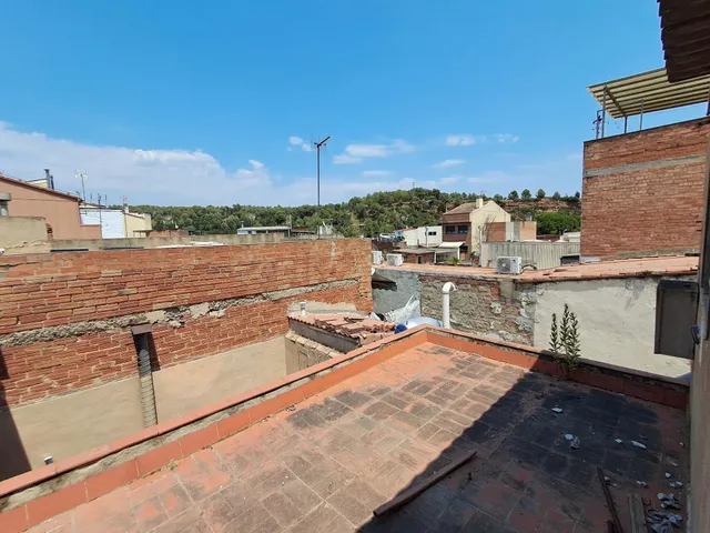 Se vende Piso OKUPADO en Amilcar Barca 45 Sabadell, (Barcelo - foto 2