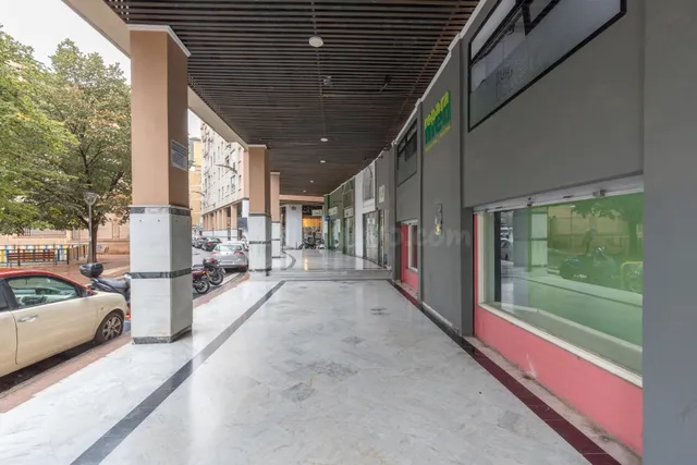 Local comercial en venta en calle agustina de aragón — 3