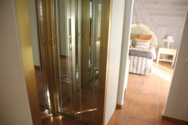 se vende casa adosada en el centro a tan solo 150 metros de la playa — 23