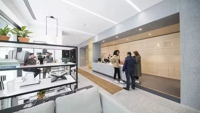 Oficina en alquiler en Avenida Av. del General Perón — 8