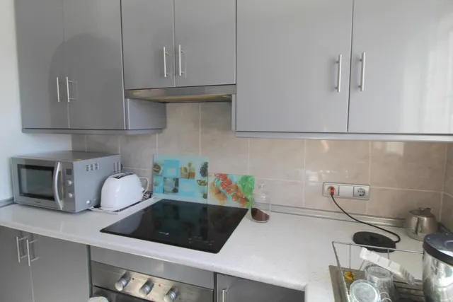 Chalet independiente con piscina privada, jardín y garaje en El Chaparral, Torrevieja — 11