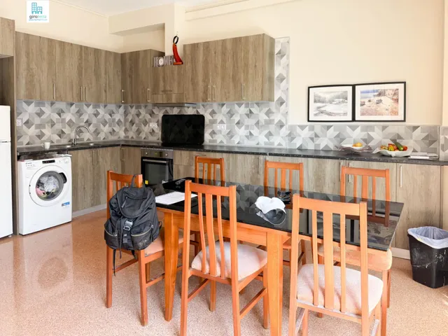 PLANTA BAJA CON GARAJE EN VENTA — 14