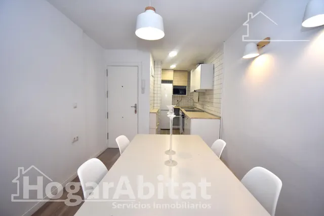 ¡oportunidad! bajo bonito, luminoso y reformado con patio, todo amueblado — 23