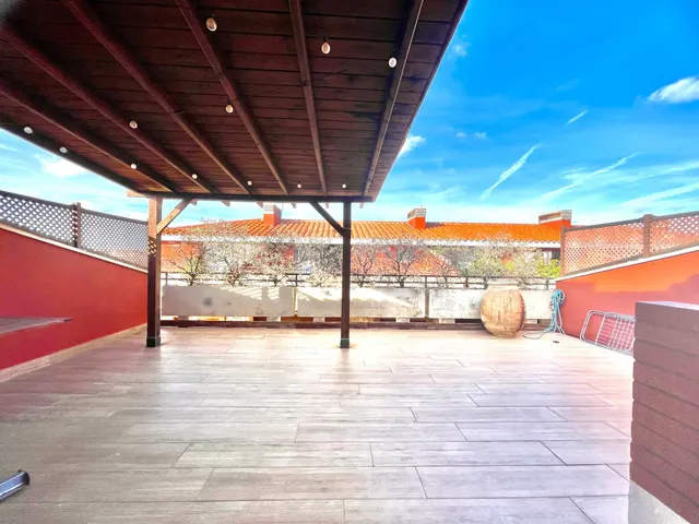 Ático Dúplex Exclusivo con 3 Terrazas, 2 Piscinas y Amplios Espacios — 48