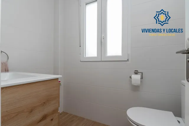 Encantadora Casa Reformada en Ogijares con Vistas y Espacios para Disfrutar — 16