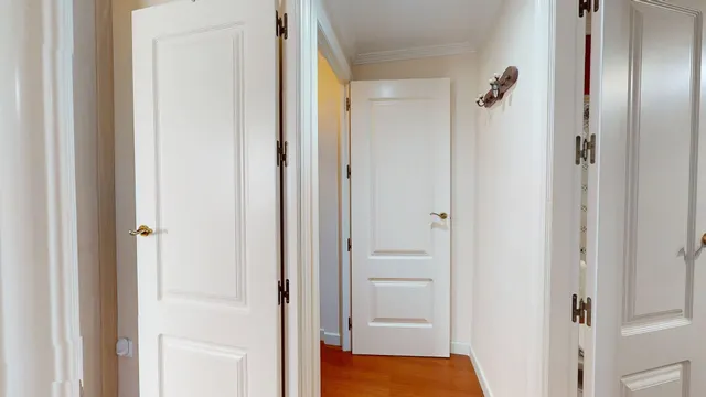 Magnifica vivienda de 4 dormitorios, convertida en 3 dormitorios, con dos baños, vestidor y terraza — 21