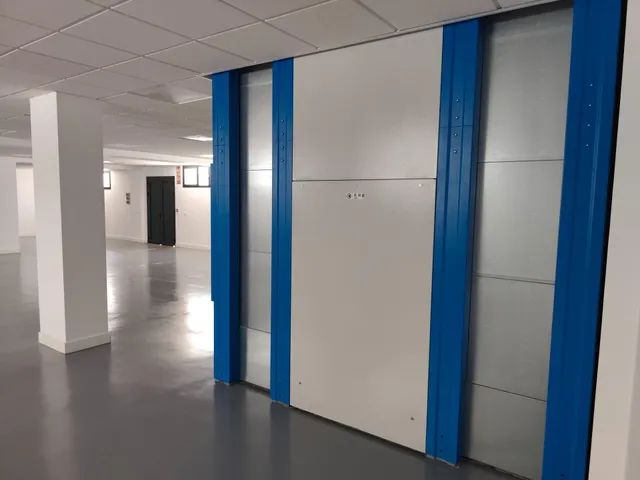 Nave en Poligono de Las Quemadas totalmente reformada y perfectamente instalada para uso mixto de oficinas y almacen — 47