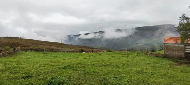 FINCA RÚSTICA CON CABAÑA Y VISTAS PANORÁMICAS EN LUENA.- — 6