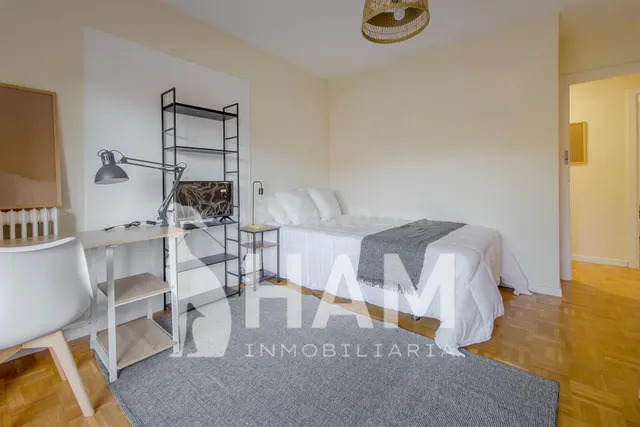 Habitación en C/ Real de Burgos, 26 — 2