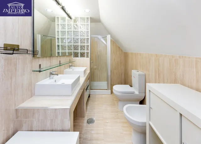 ÁTICO DÚPLEX EN EL BARRIO DE MONACHIL. — 25