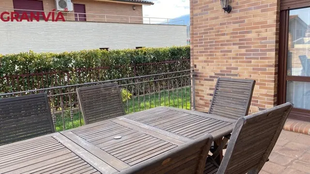 Gran chalet en urbanización de lujo en Navarrete - foto 2