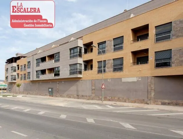 Local de obra 1930m2, ubicado en periferia