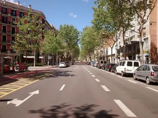 PLAZA DE PARKING GRANDE PARA COCHE Y MOTO — 4