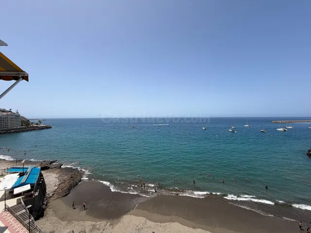 Estudio reformado con vistas al mar y acceso directo a la pl - foto 4