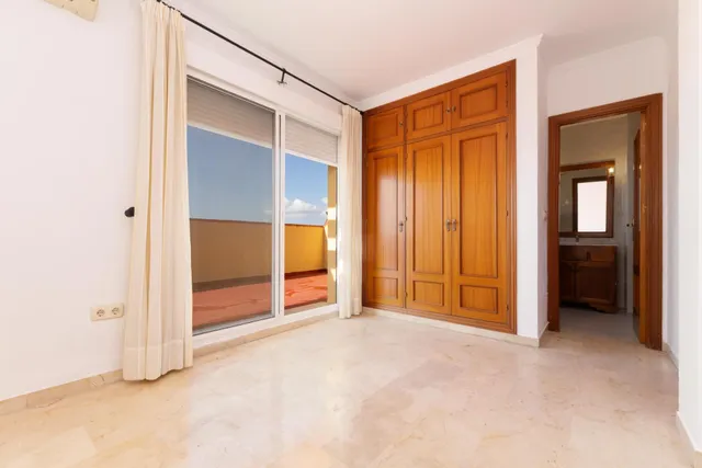 Ático con 100 m2 de espacio exterior, vistas panorámicas y garaje en el centro de Fuengirola – 375.000 € — 14