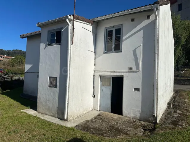 Encantadora Casa de Pueblo en Soto del Barco - ¡Tu Refugio Ideal!  Cómpralo por 321€ / mes — 2