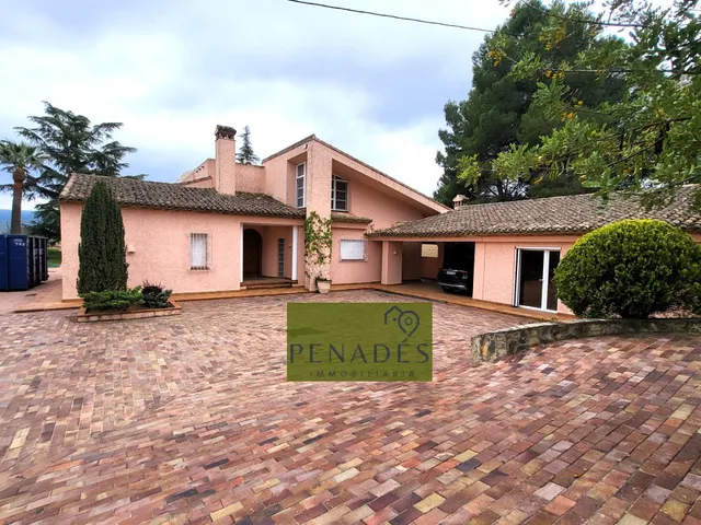 ESPECTACULAR CHALET MUY CERCA DEL PUEBLO — 14