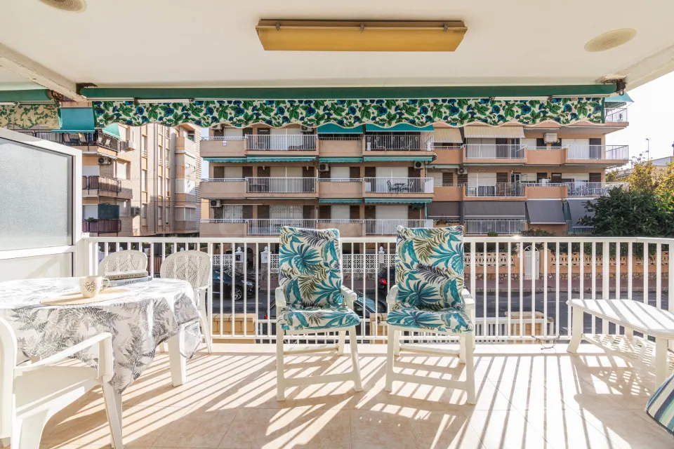 ¿y si pudieras tener vistas al mar desde la terraza de tu apartamento? ¿y si bajar a la playa es simplemente dicho y hecho?