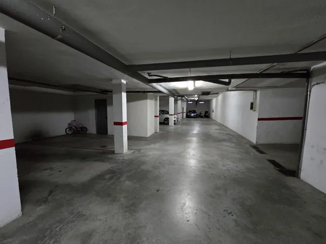 Piso con garaje muy próximo al centro — 20