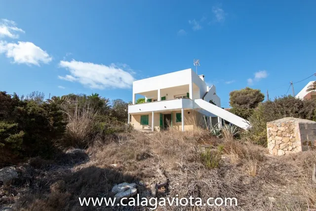 Chalet en primera línea de mar - foto 4